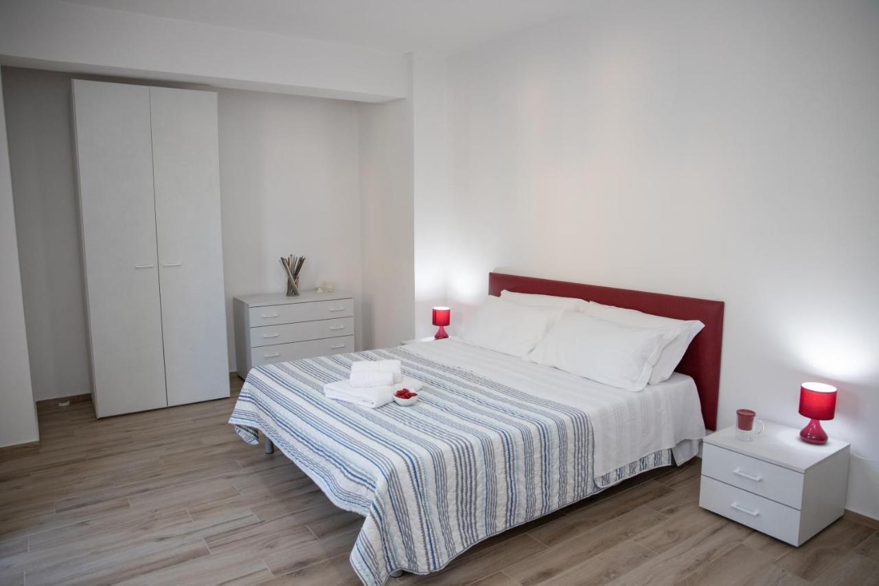 Casa Malaga Apartment Марина ди Рагуса Екстериор снимка